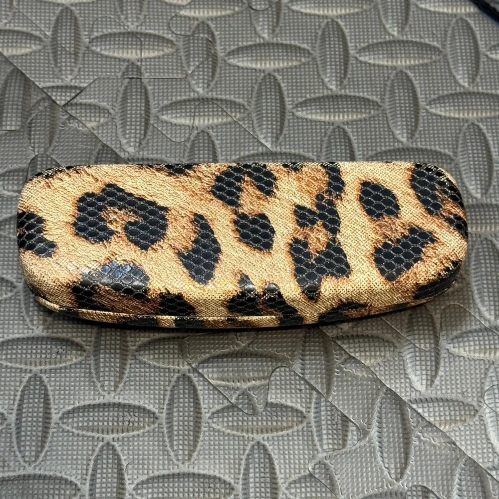 Sofia Vergara Foster Grant Leopard Print Hard Eyeglass Case Tan Black Glasses